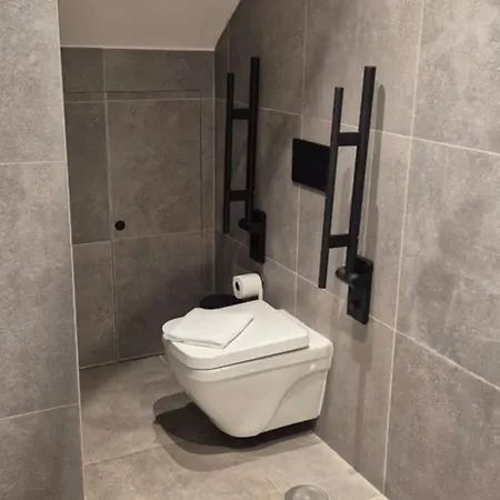 Robles 4 By Gades Gestion *